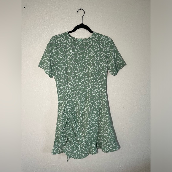 Misguided Floral Mini Dress - Picture 1 of 3